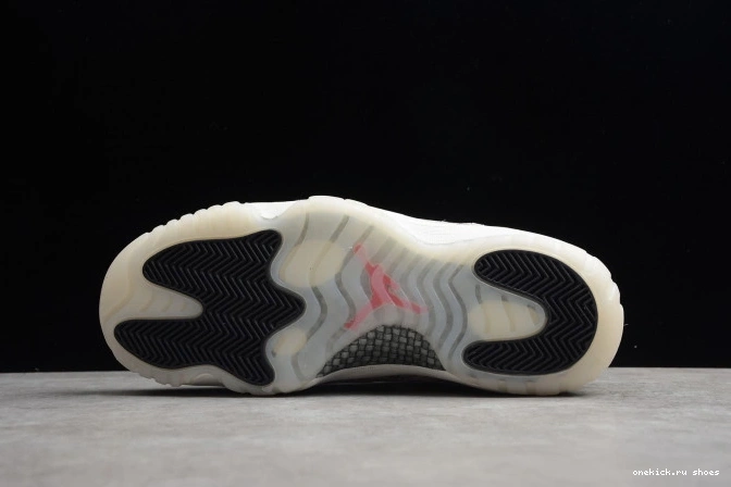 Rep Snake Air Bone Low SE Light 11 CD6846-002 Jordan 0702